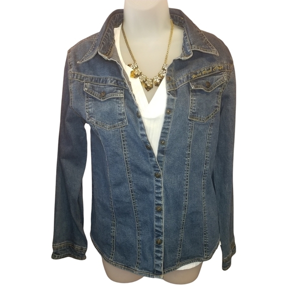 Hard Rock Cafe Jackets & Blazers - Hard Rock Cafe Vintage Fitted Jean Jacket PTP 18.5